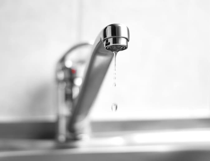 leaking water faucet